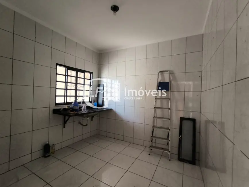 Casa com 2 quartos para alugar, 48m2 em Jardim Colúmbia, Campo Grande - MS - imagem 7 Foto 7 de Casa com 2 quartos para alugar, 48m2 em Jardim Colúmbia, Campo Grande - MS