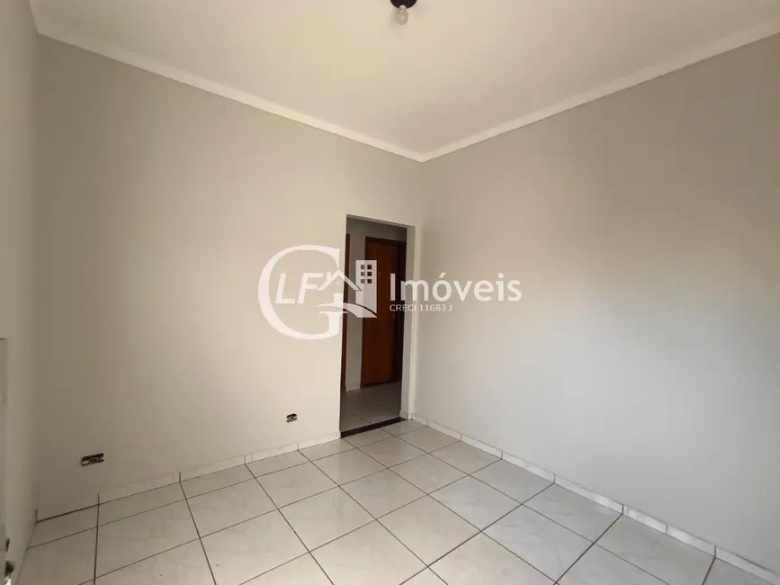 Casa com 2 quartos para alugar, 48m2 em Jardim Colúmbia, Campo Grande - MS - imagem 3 Foto 3 de Casa com 2 quartos para alugar, 48m2 em Jardim Colúmbia, Campo Grande - MS