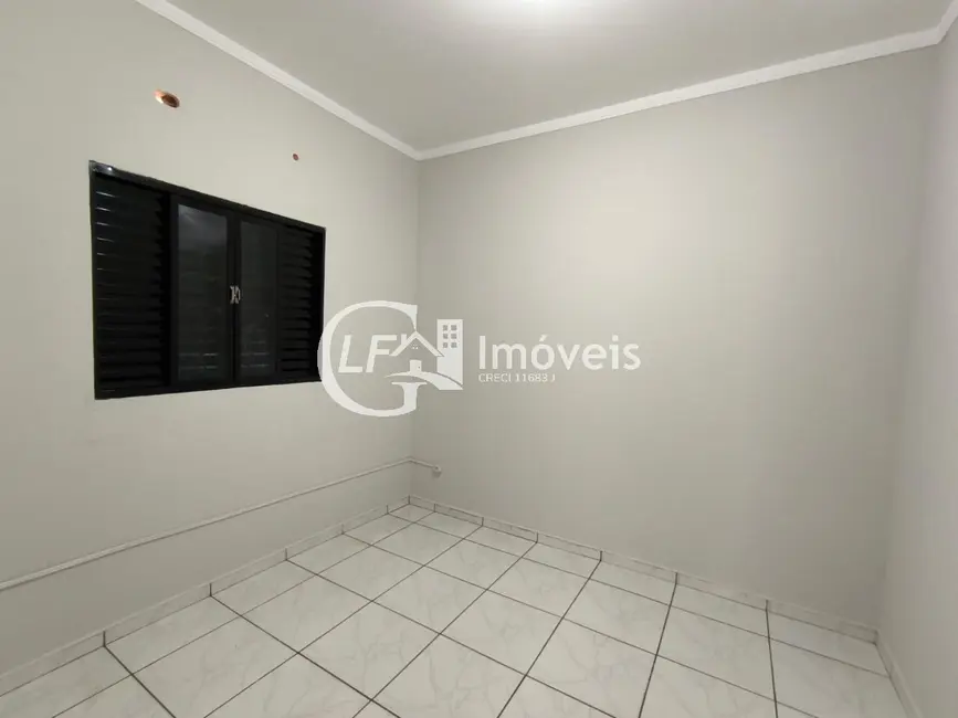 Casa com 2 quartos para alugar, 48m2 em Jardim Colúmbia, Campo Grande - MS - imagem 4 Foto 4 de Casa com 2 quartos para alugar, 48m2 em Jardim Colúmbia, Campo Grande - MS