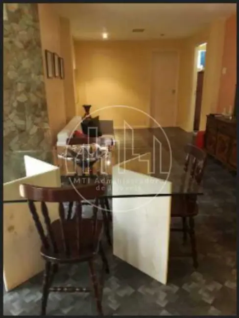 Apartamento com 4 quartos à venda, 125m2 em Rio De Janeiro - RJ - imagem 4 Foto 4 de Apartamento com 4 quartos à venda, 125m2 em Rio De Janeiro - RJ