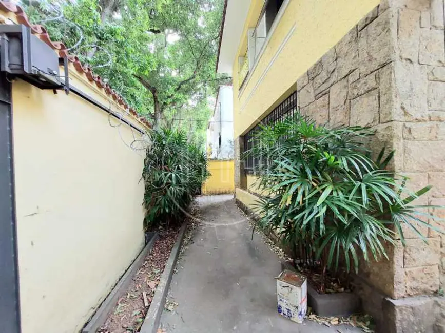 Foto 2 de Casa com 4 quartos à venda e para alugar, 550m2 em Rio De Janeiro - RJ