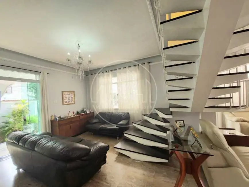 Casa com 4 quartos à venda, 208m2 em Rio De Janeiro - RJ - imagem 3 Foto 3 de Casa com 4 quartos à venda, 208m2 em Rio De Janeiro - RJ