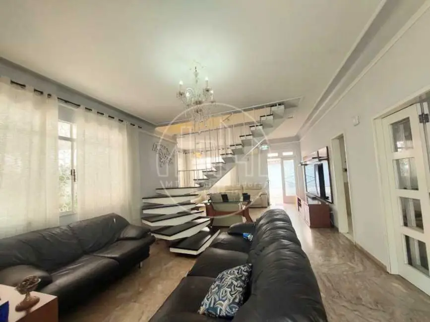 Casa com 4 quartos à venda, 208m2 em Rio De Janeiro - RJ - imagem 4 Foto 4 de Casa com 4 quartos à venda, 208m2 em Rio De Janeiro - RJ