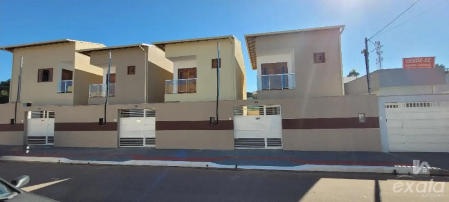 Foto 1 de Casa com 2 quartos à venda, 82m2 em São Francisco, Serra - ES