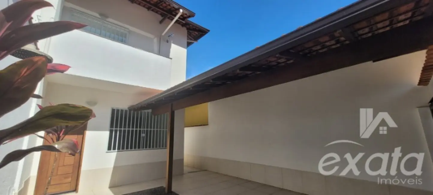 Foto 1 de Casa com 2 quartos à venda, 102m2 em Portal de Jacaraípe, Serra - ES
