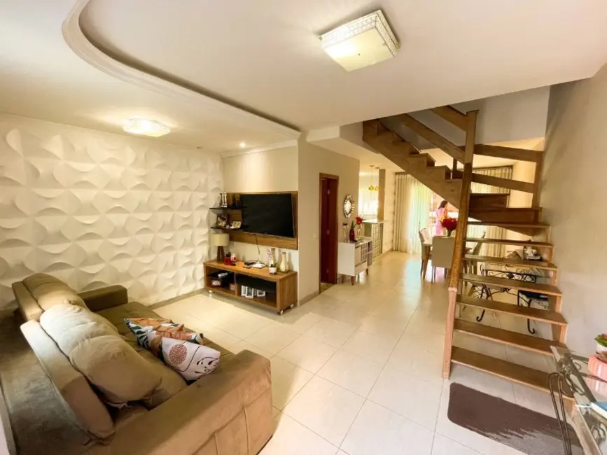 Foto 1 de Casa com 3 quartos à venda, 120m2 em Morada de Laranjeiras, Serra - ES