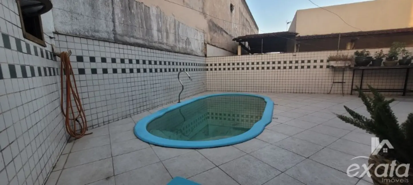 Foto 1 de Casa com 5 quartos à venda, 180m2 em Parque Residencial Laranjeiras, Serra - ES