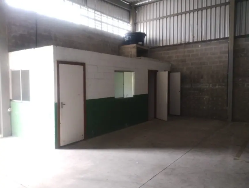 Foto 8 de Armazém / Galpão para alugar, 280m2 em Alterosas, Serra - ES