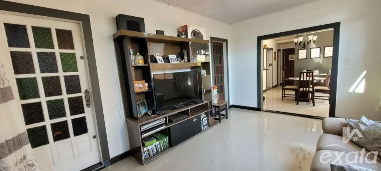 Casa com 4 quartos à venda, 220m2 em São Francisco, Serra - ES - imagem 5 Foto 5 de Casa com 4 quartos à venda, 220m2 em São Francisco, Serra - ES