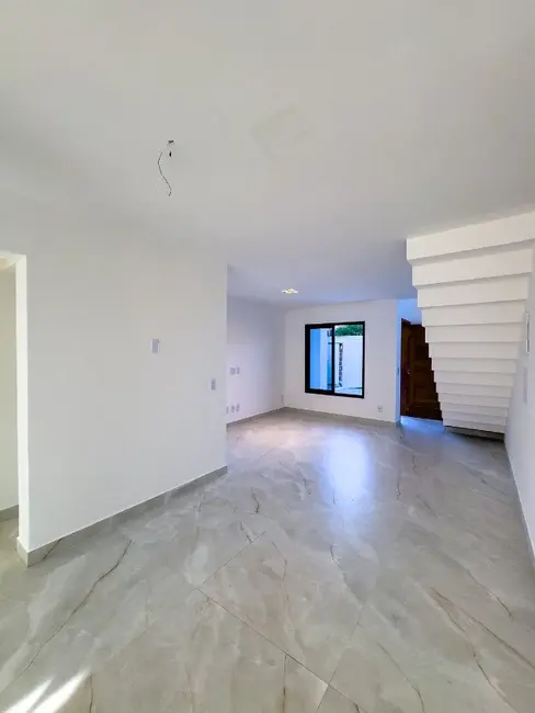 Casa com 3 quartos à venda, 125m2 em Portal de Jacaraípe, Serra - ES - imagem 3 Foto 3 de Casa com 3 quartos à venda, 125m2 em Portal de Jacaraípe, Serra - ES