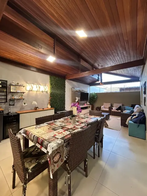 Casa com 4 quartos à venda, 230m2 em Colina de Laranjeiras, Serra - ES - imagem 7 Foto 7 de Casa com 4 quartos à venda, 230m2 em Colina de Laranjeiras, Serra - ES