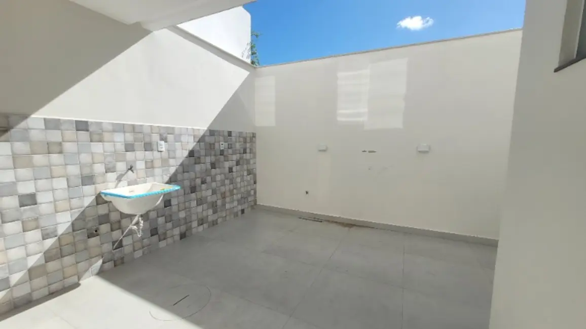 Casa com 3 quartos à venda, 121m2 em Civit II, Serra - ES - imagem 3 Foto 3 de Casa com 3 quartos à venda, 121m2 em Civit II, Serra - ES