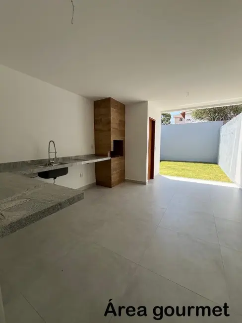 Casa com 3 quartos à venda, 130m2 em Parque Jacaraípe, Serra - ES - imagem 4 Foto 4 de Casa com 3 quartos à venda, 130m2 em Parque Jacaraípe, Serra - ES