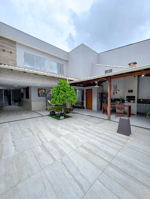 Foto 1 de Casa com 4 quartos à venda, 242m2 em Barcelona, Serra - ES