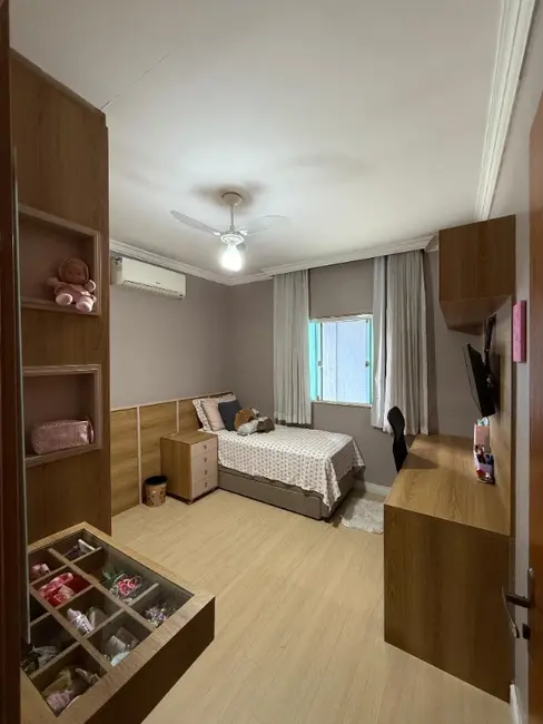 Casa com 3 quartos à venda, 180m2 em Morada de Laranjeiras, Serra - ES - imagem 3 Foto 3 de Casa com 3 quartos à venda, 180m2 em Morada de Laranjeiras, Serra - ES