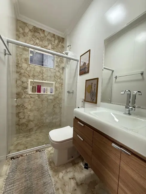 Casa com 3 quartos à venda, 180m2 em Morada de Laranjeiras, Serra - ES - imagem 4 Foto 4 de Casa com 3 quartos à venda, 180m2 em Morada de Laranjeiras, Serra - ES
