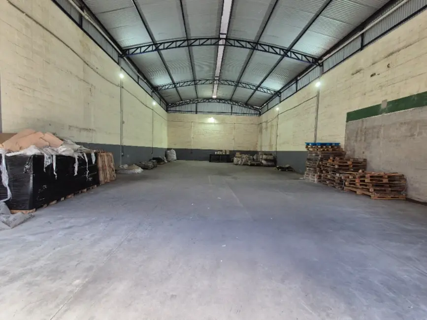 Foto 3 de Armazém / Galpão para alugar, 312m2 em Alterosas, Serra - ES