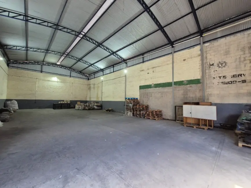 Foto 4 de Armazém / Galpão para alugar, 312m2 em Alterosas, Serra - ES