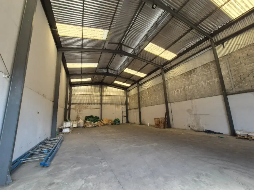 Foto 3 de Armazém / Galpão para alugar, 312m2 em Alterosas, Serra - ES