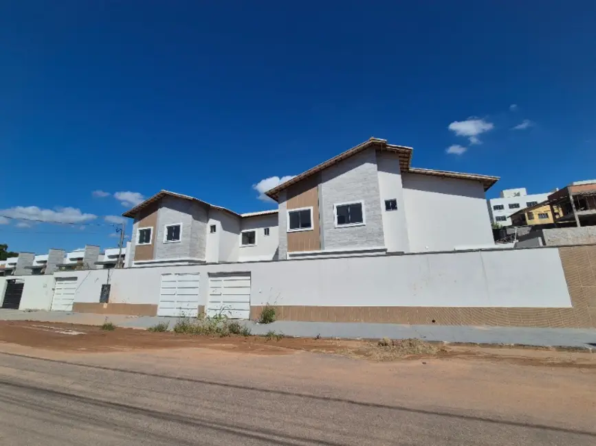 Foto 1 de Casa com 2 quartos à venda, 67m2 em São Francisco, Serra - ES
