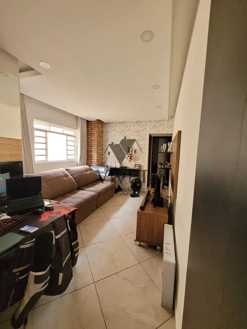 Foto 2 de Casa com 4 quartos à venda, 253m2 em Vila Leão, Sorocaba - SP
