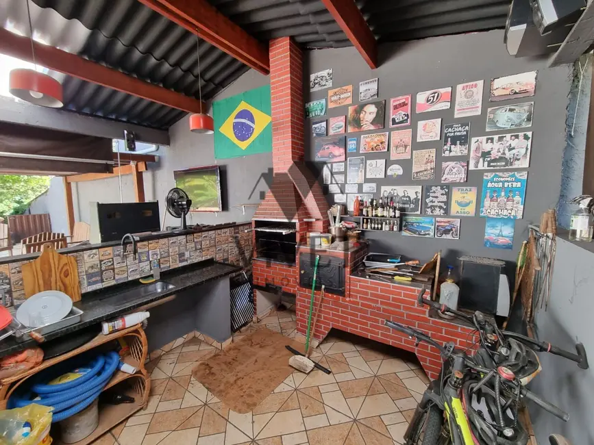 Foto 1 de Chácara com 3 quartos à venda, 1500m2 em Centro, Aracoiaba Da Serra - SP