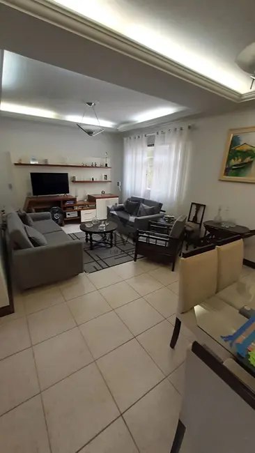 Foto 2 de Casa com 2 quartos à venda, 214m2 em Conchas - SP