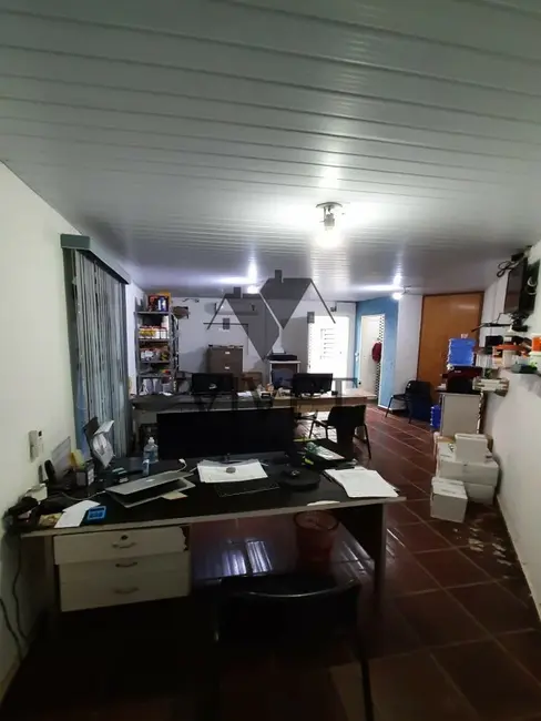 Casa com 3 quartos à venda, 400m2 em Jardim São Paulo, Sorocaba - SP - imagem 4 Foto 4 de Casa com 3 quartos à venda, 400m2 em Jardim São Paulo, Sorocaba - SP