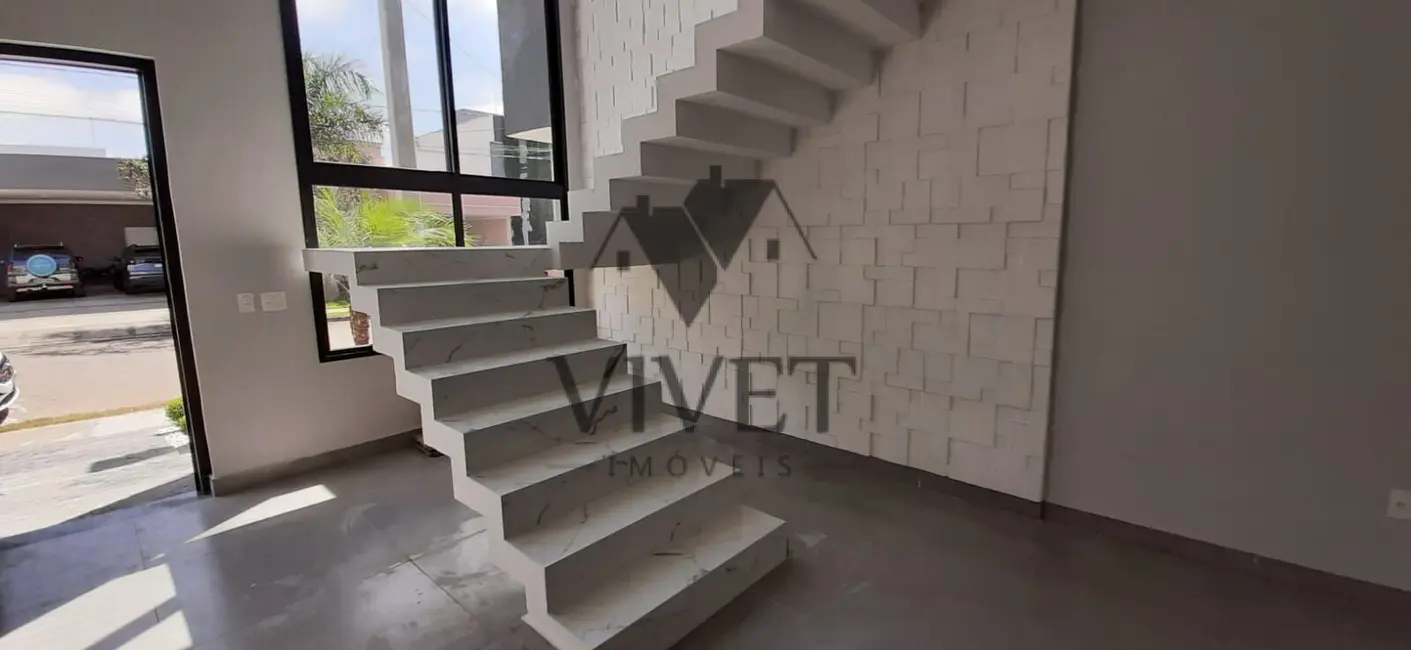 Casa de Condomínio com 3 quartos à venda, 250m2 em Chácaras Reunidas São Jorge, Sorocaba - SP - imagem 4 Foto 4 de Casa de Condomínio com 3 quartos à venda, 250m2 em Chácaras Reunidas São Jorge, Sorocaba - SP