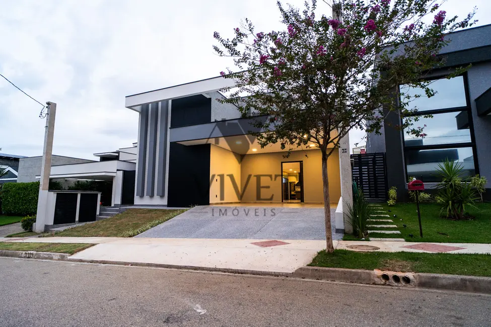 Casa de Condomínio com 3 quartos à venda, 212m2 em Sorocaba - SP - imagem 3 Foto 3 de Casa de Condomínio com 3 quartos à venda, 212m2 em Sorocaba - SP