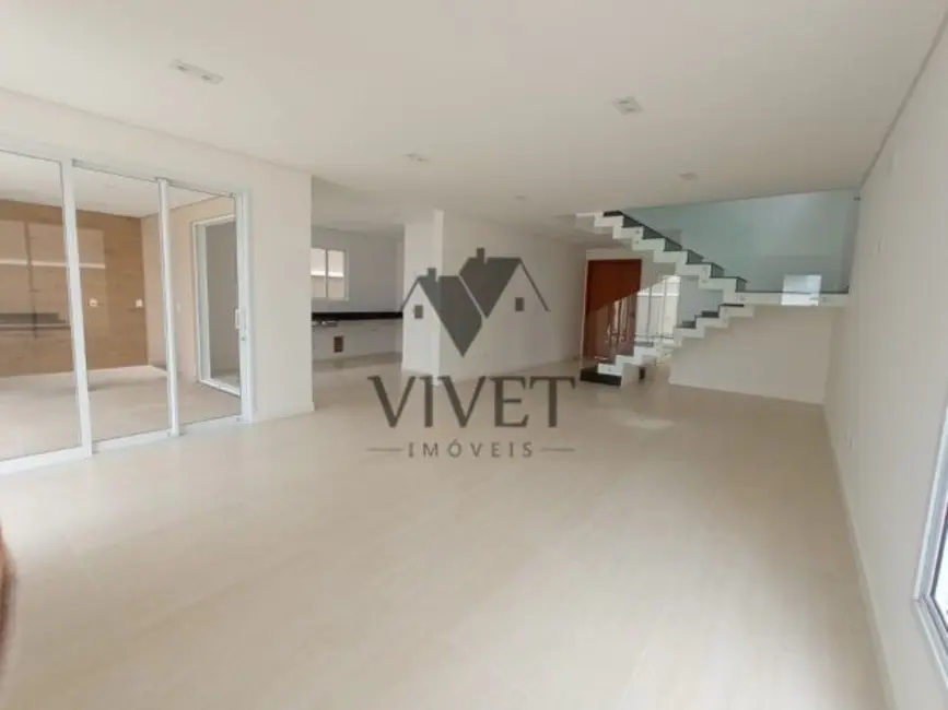 Casa de Condomínio com 3 quartos à venda, 251m2 em Parque Campolim, Sorocaba - SP - imagem 4 Foto 4 de Casa de Condomínio com 3 quartos à venda, 251m2 em Parque Campolim, Sorocaba - SP