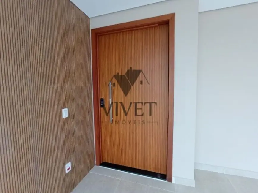 Casa de Condomínio com 3 quartos à venda, 251m2 em Parque Campolim, Sorocaba - SP - imagem 2 Foto 2 de Casa de Condomínio com 3 quartos à venda, 251m2 em Parque Campolim, Sorocaba - SP