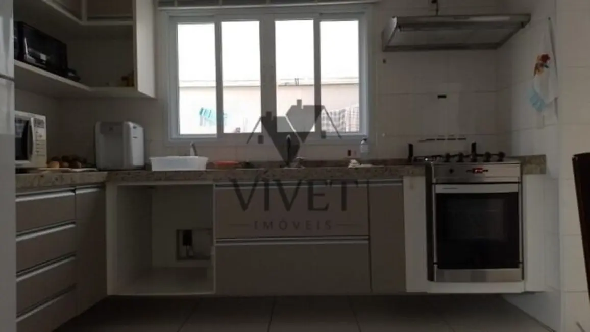 Foto 5 de Casa de Condomínio com 3 quartos à venda, 220m2 em Chácaras Reunidas São Jorge, Sorocaba - SP