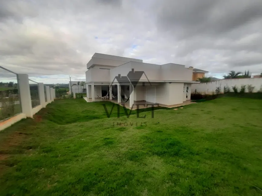 Foto 3 de Casa de Condomínio com 3 quartos à venda, 230m2 em Aracoiaba Da Serra - SP