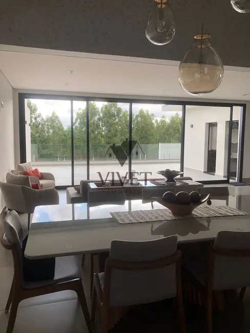 Foto 3 de Casa de Condomínio com 3 quartos à venda, 253m2 em Salto De Pirapora - SP