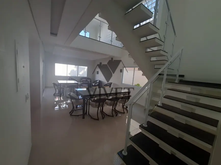 Casa de Condomínio com 3 quartos à venda, 250m2 em Sorocaba - SP - imagem 2 Foto 2 de Casa de Condomínio com 3 quartos à venda, 250m2 em Sorocaba - SP