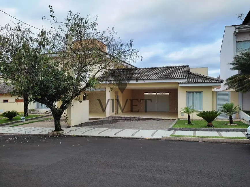 Foto 1 de Casa de Condomínio com 3 quartos à venda, 347m2 em Aracoiaba Da Serra - SP