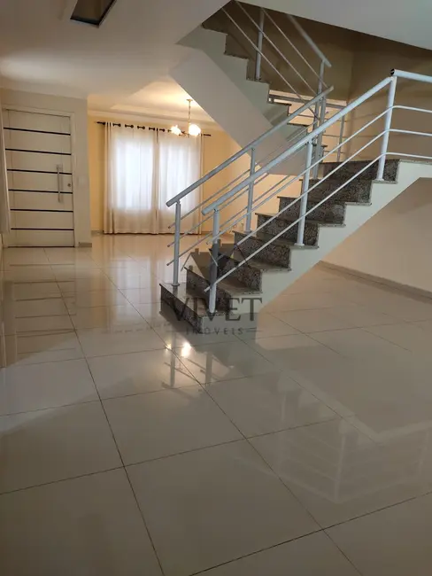 Foto 5 de Casa de Condomínio com 3 quartos à venda, 347m2 em Aracoiaba Da Serra - SP