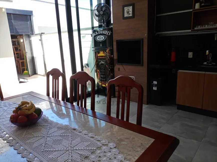 Casa de Condomínio com 3 quartos à venda, 177m2 em Wanel Ville, Sorocaba - SP - imagem 3 Foto 3 de Casa de Condomínio com 3 quartos à venda, 177m2 em Wanel Ville, Sorocaba - SP