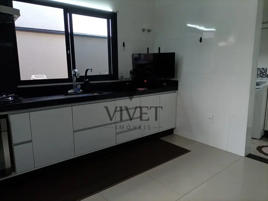 Casa de Condomínio com 3 quartos à venda, 177m2 em Wanel Ville, Sorocaba - SP - imagem 5 Foto 5 de Casa de Condomínio com 3 quartos à venda, 177m2 em Wanel Ville, Sorocaba - SP