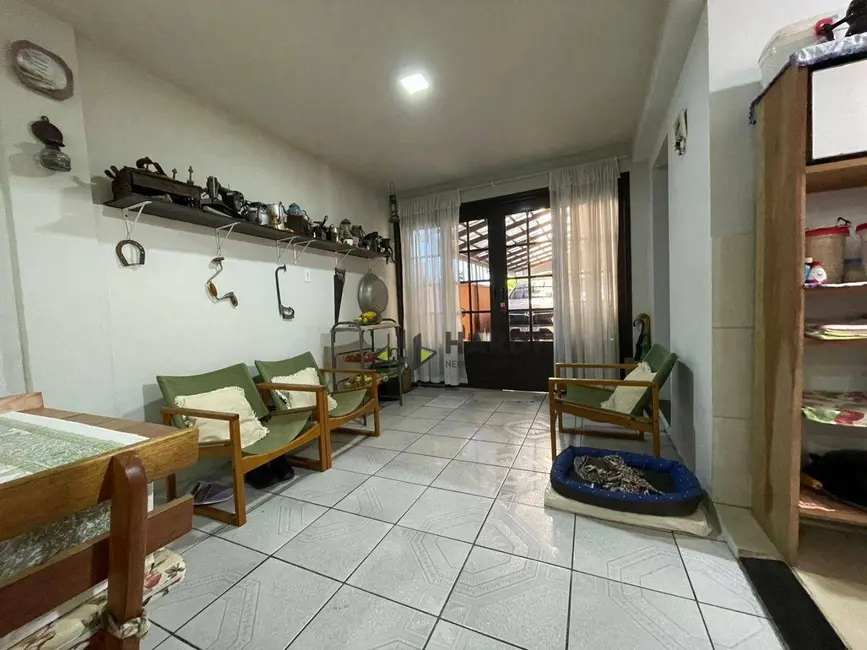 Foto 8 de Casa com 4 quartos à venda, 372m2 em Joinville - SC