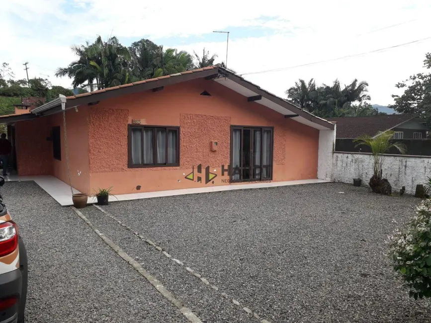 Foto 2 de Casa com 3 quartos à venda, 450m2 em Rio Bonito (Pirabeiraba), Joinville - SC