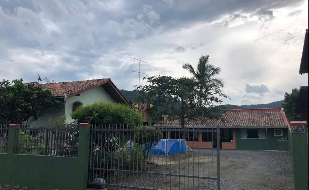 Foto 1 de Casa com 2 quartos à venda, 425m2 em Rio Bonito (Pirabeiraba), Joinville - SC