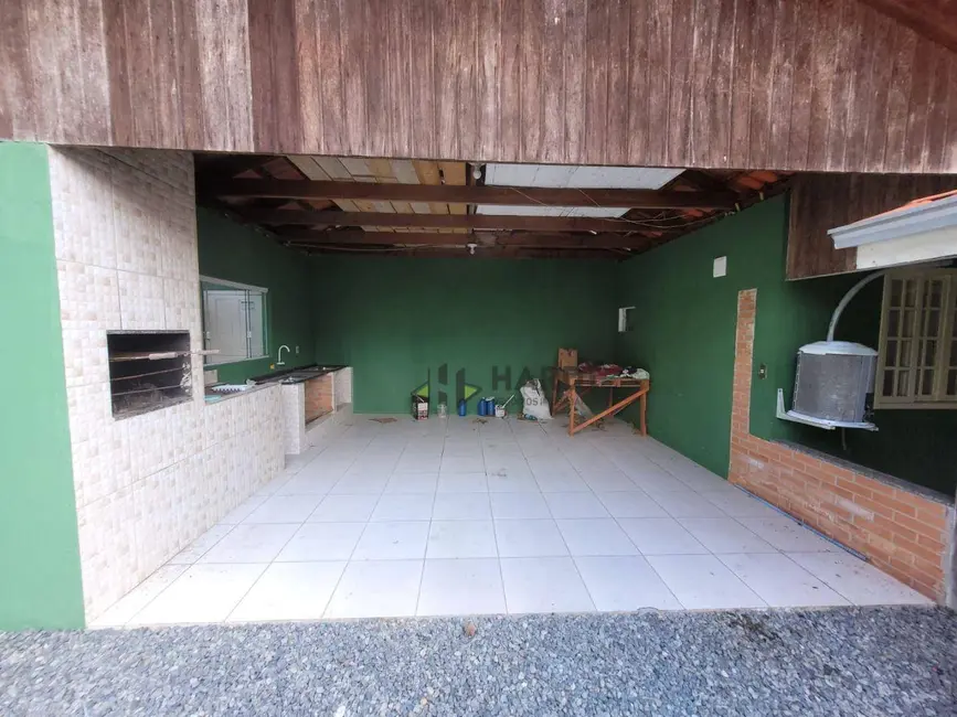 Casa com 2 quartos para alugar, 425m2 em Rio Bonito (Pirabeiraba), Joinville - SC - imagem 3 Foto 3 de Casa com 2 quartos para alugar, 425m2 em Rio Bonito (Pirabeiraba), Joinville - SC