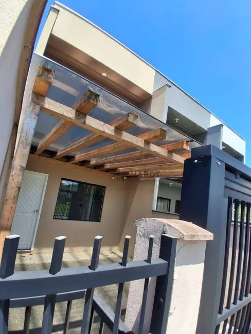 Foto 2 de Casa com 2 quartos à venda, 73m2 em Joinville - SC