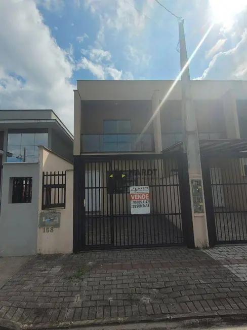 Foto 1 de Casa com 2 quartos à venda, 73m2 em Joinville - SC