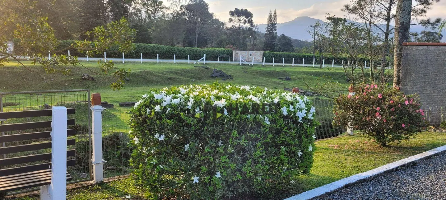 Chácara com 3 quartos para alugar, 2441m2 em Joinville - SC - imagem 3 Foto 3 de Chácara com 3 quartos para alugar, 2441m2 em Joinville - SC