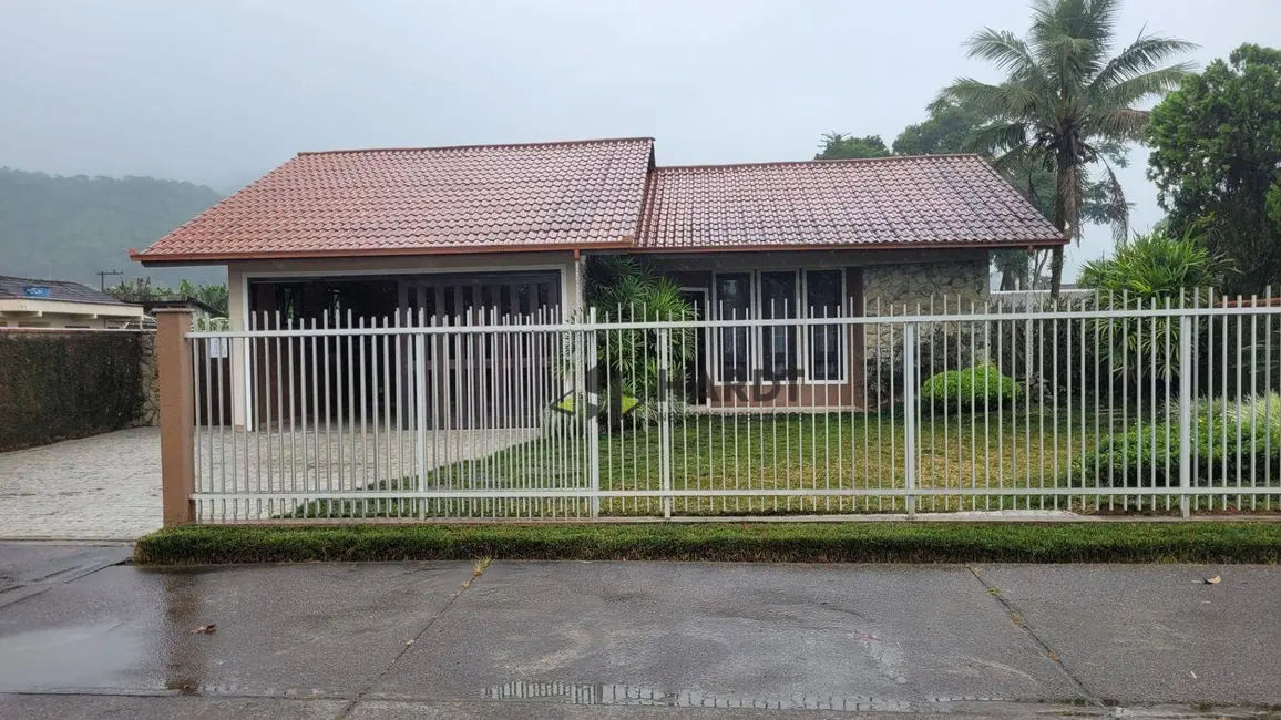 Foto 1 de Casa com 3 quartos à venda, 577m2 em Joinville - SC