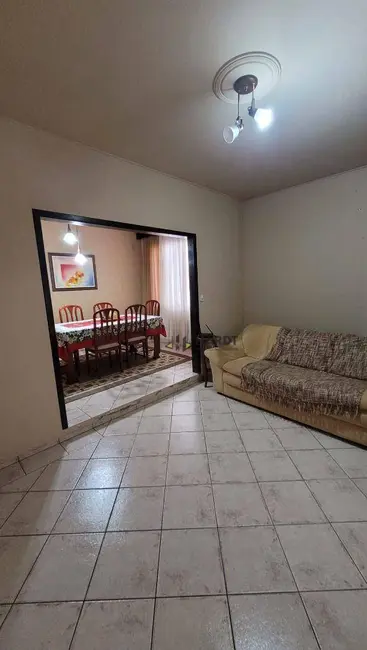 Foto 2 de Casa com 3 quartos à venda, 577m2 em Joinville - SC