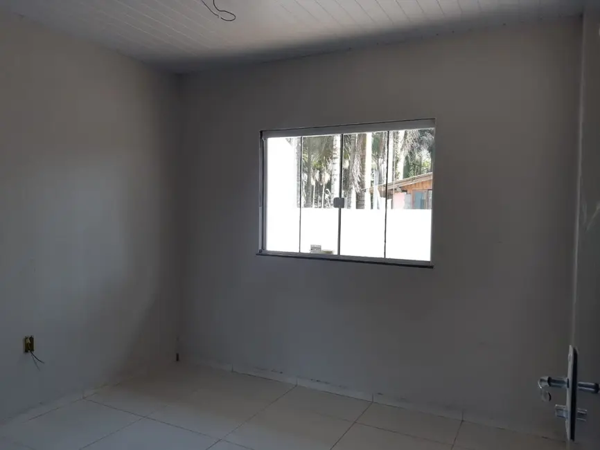Foto 2 de Casa com 2 quartos à venda, 150m2 em Rio Bonito (Pirabeiraba), Joinville - SC